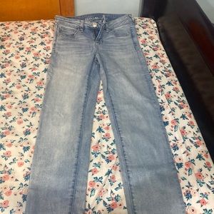 American Eagle Light Wash Skinny Jeans